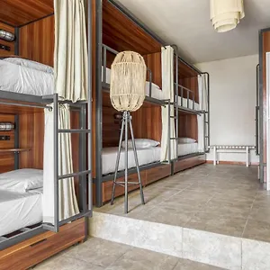 https://selina-shared-los-lirios-tulum.allrivieramayahotels.com